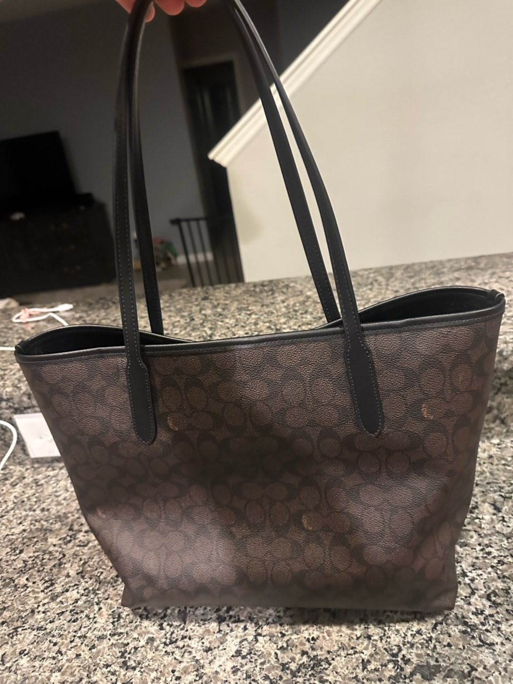 Coach City Tote. Black/Walnut. - Picture 2 of 5